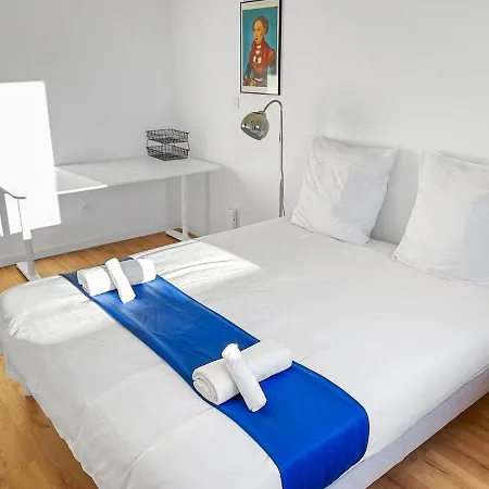 Stunning Modern For Up To 30 People