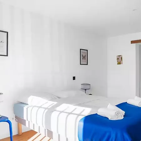 Stunning Modern For Up To 30 People *