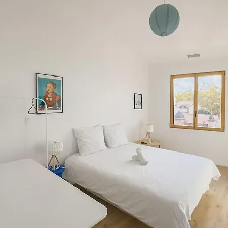 Stunning Modern For Up To 30 People *