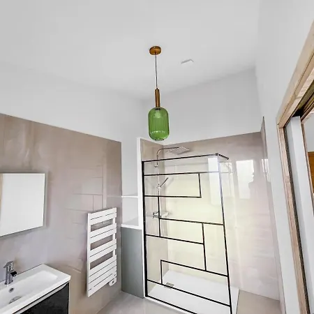 Stunning Modern For Up To 30 People *