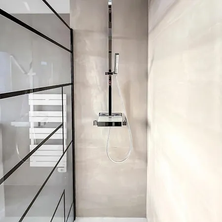 Stunning Modern For Up To 30 People *