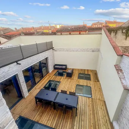 Vila Stunning Modern For Up To 30 People