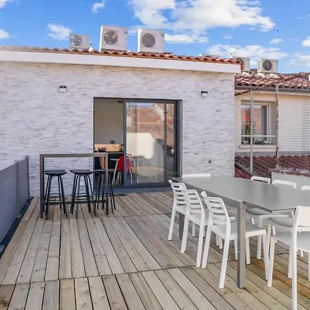 Stunning Modern For Up To 30 People